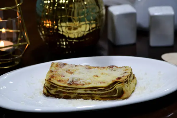 Masada lezzetli bir pasta var.