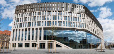 DRESDEN, ALMANY - 6. Nisan 2025: New Dresden City Genel Merkezi 