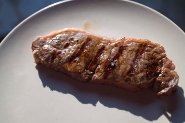 Keto gastronomik diyet olarak biftekli et 