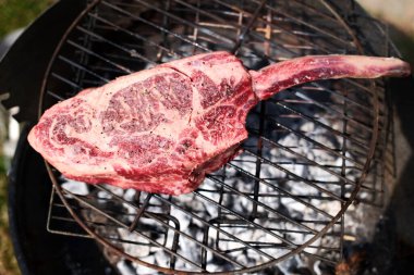 Biftek keto gastronomik diyet olarak eti çalıyor. 