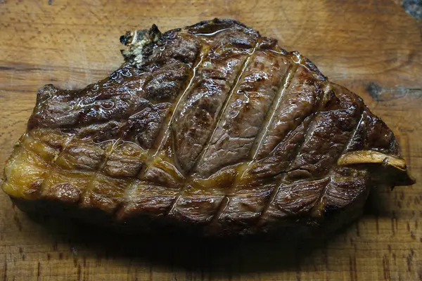 Keto gastronomik diyet olarak biftekli et 