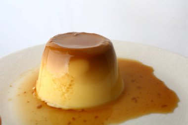 Yumurtalı tart tatlı gibi hazır.