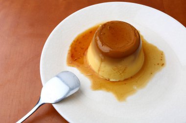 Tatlı olarak yumurtalı tart. 