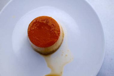 Tatlı olarak yumurtalı tart. 