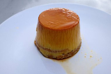 Tatlı olarak yumurtalı tart. 