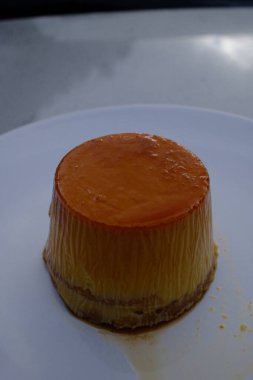 Tatlı olarak yumurtalı tart. 