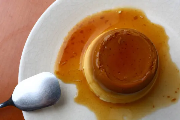 Tatlı olarak yumurtalı tart. 