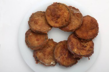 Patlıcan pişirme makbuzu yemeye hazır.