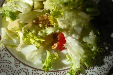 Yaz, kolay ve lezzetli salata fişleri.