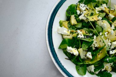 Yaz, kolay ve lezzetli salata fişleri.