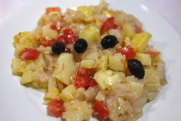 Yaz, kolay ve lezzetli salata fişleri.