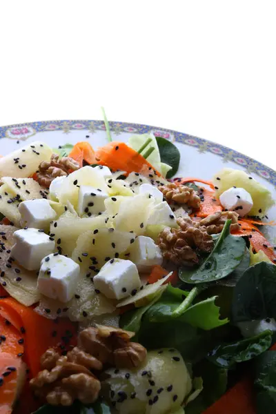 Yaz, kolay ve lezzetli salata fişleri.