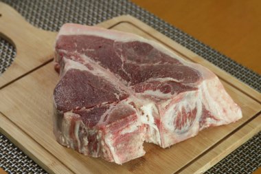 Angus Tbone Bifteği ile Lezzetli Barbekü