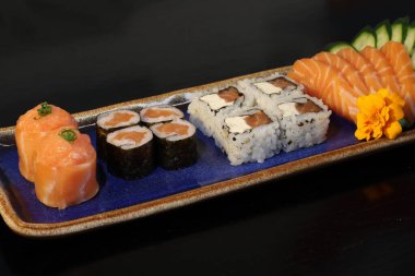 Joe - Suşi - Uramaki - Japon Yemeği - Somon