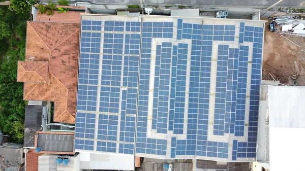 Foto Tetti Con Pannelli Fotovoltaici Energia Solare — Foto Stock
