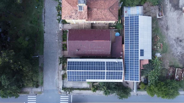 Zdjęcia Dachów Panelami Fotowoltaicznymi Energia Słoneczna — Zdjęcie stockowe