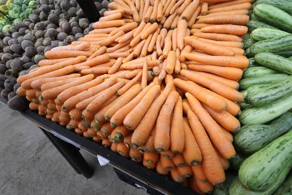 Цветные Фрукты Овощи Ярком Рынке — стоковое фото