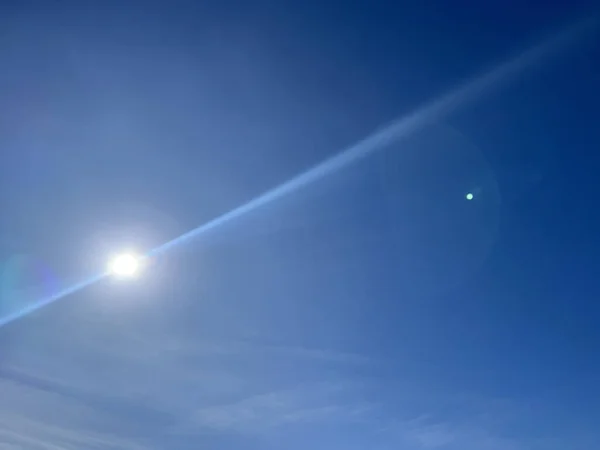 Прозоре Блакитне Небо Сонцем — стокове фото