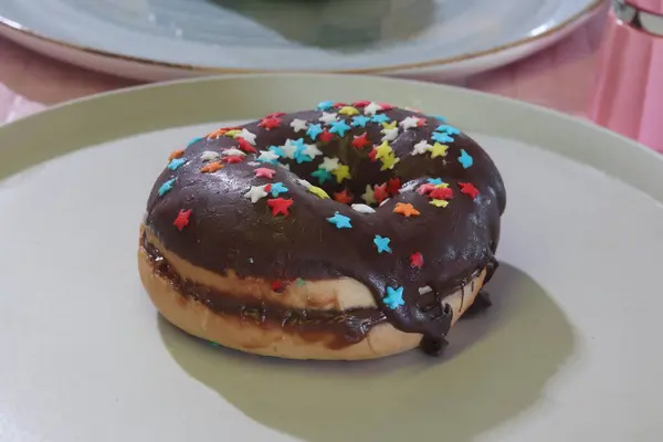 Ντόναλτς Μπισκότο Ντόνατ Γλυκό Γλάσο Σοκολάτας — Φωτογραφία Αρχείου