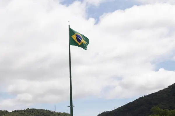 Bandera Con Bandera Brasileña Ondeando Aire —  Fotos de Stock