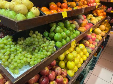 Marketten güzel meyve ve sebzeler