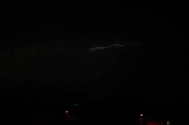 Gökteki Işık Işınları Gök gürültüsü Yağmuru