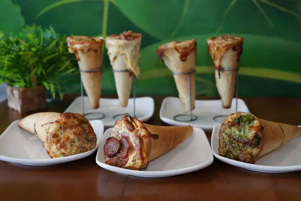 Pizza Konisi Tatlı ve Tuzlu