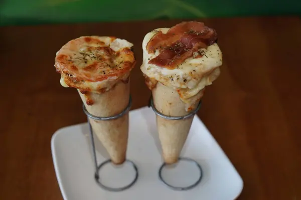 Pizza Konisi Tatlı ve Tuzlu