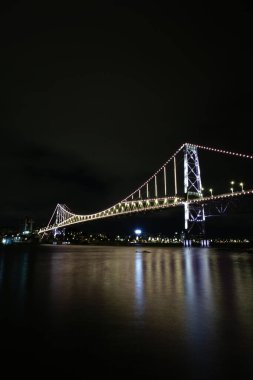 Hercilio Luz Köprüsü Florianpolis 2024 'ü aydınlattı