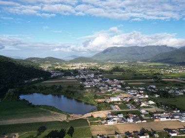 Santo Amaro Imperatriz 'deki dağlar Santa Catarina