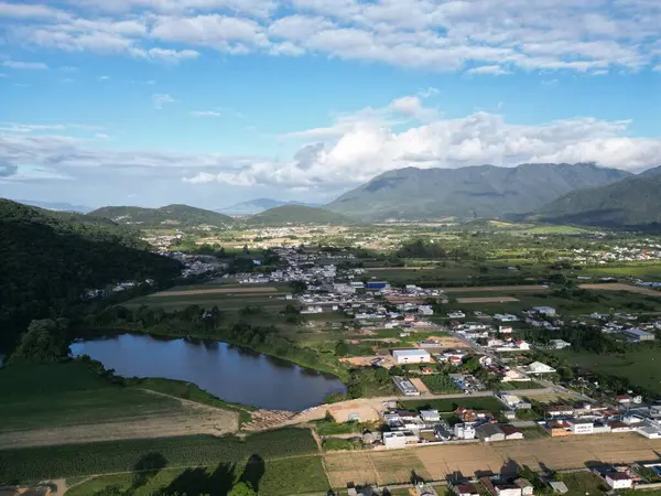 Santo Amaro Imperatriz 'deki dağlar Santa Catarina