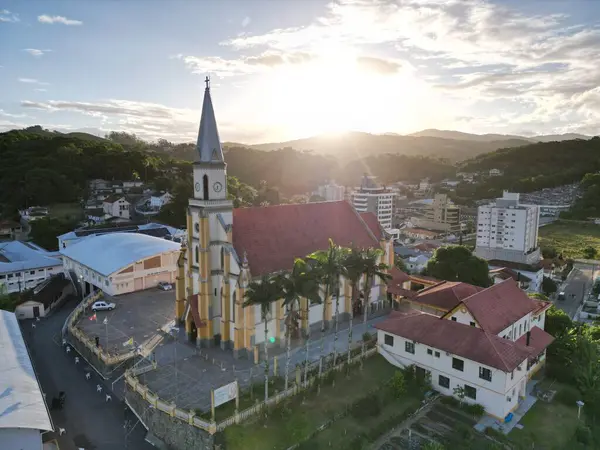 Santo Amaro da Imperatriz kilisesinin hava görüntüsü.