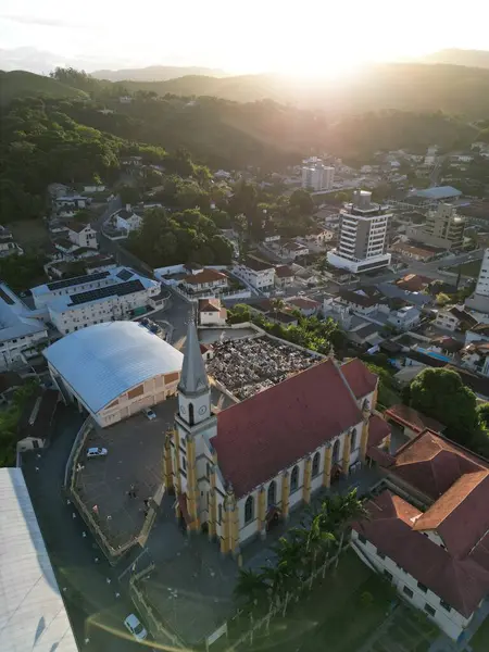 Santo Amaro da Imperatriz kilisesinin hava görüntüsü.