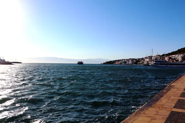 Deniz dalgalarıyla İspanya kıyılarının çarpıcı manzarası