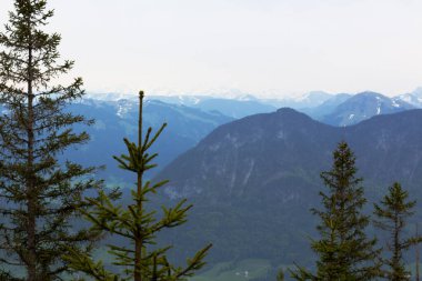 Tyrol 'a yerleşen Kufstein, nefes kesici dağ manzaralarını gözler önüne seriyor..