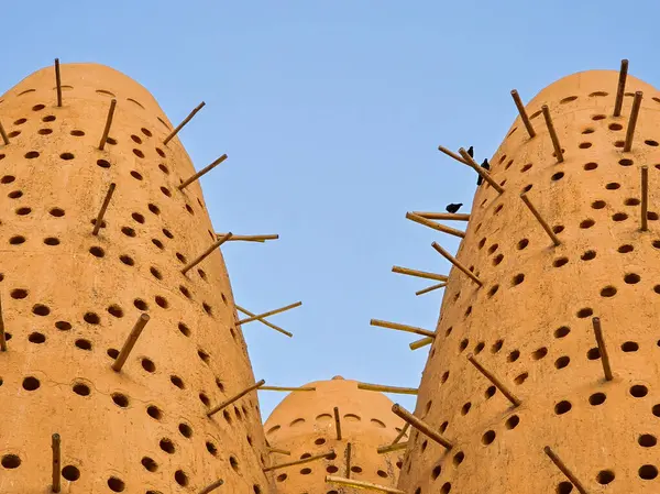 Doha 'daki Mavi Cami yakınlarındaki üç güvercin kulesi fotoğrafçılar arasında popülerdir..