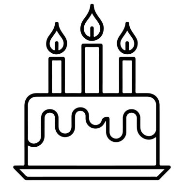 Temiz, minimalist bir çizgi üzerinde üç mum bulunan buzlu bir pasta tabakta sunuluyor..