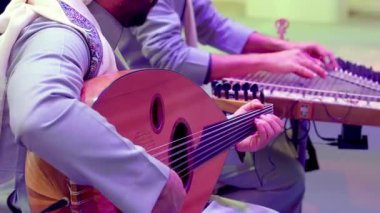 Orta Doğu Oud ve Kanun Oynatıcı, Arap Müzik Enstrümanı