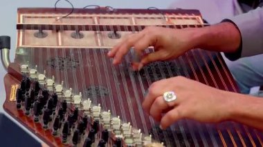 Qanun, Orta Doğu Yaylı Teller Aracı