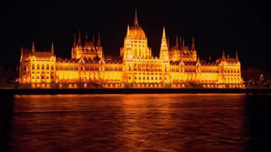  Parlamento Binası Işıkları Gece Görüşü.