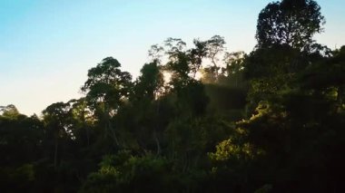 Dağlarda güzel bir gün batımı