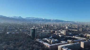 Almatı, Kazakistan Kok Tobe, Dağlar, Gökdelenler ve Simgeler Şehri