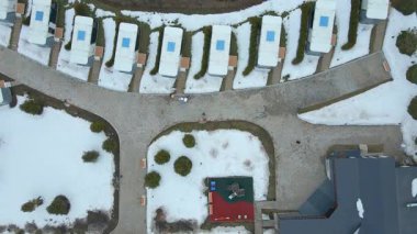 Dağ Dağları 'ndaki Modüler Eko Lodge' lar, Doğa Ravelers sakinlik, rahatlık ve açık havada büyüleyici bir deneyim arıyor. Çevre turizmi, cazibe ve kış inzivaları için ideal.