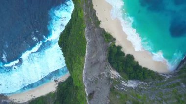 Kelingking Sahilinde Güçlü Okyanus Dalgaları, Nusa Penida, Bali, Endonezya