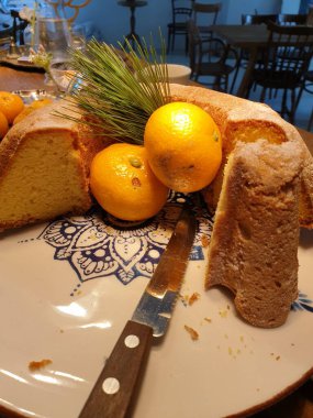 Portakallı ve limonlu ev yapımı kek