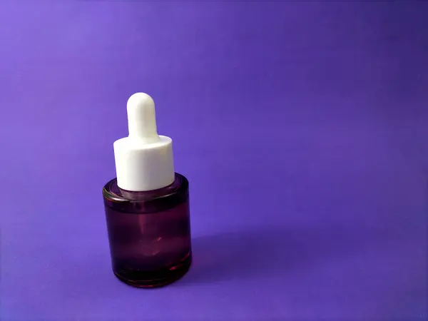  Lastik kapaklı cam şişe.