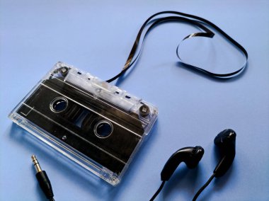 Mavi arkaplanda ses kaydı