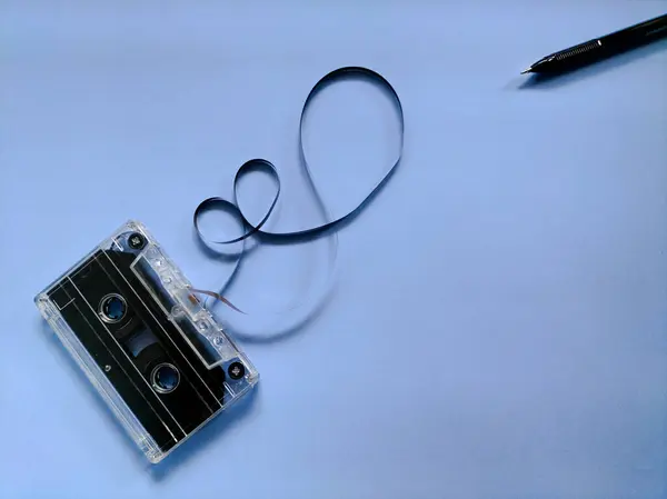 Mavi arkaplanda ses kaydı