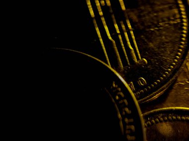 arkaplan ve dokular, altın renkli paraların soyut yakın çekimi