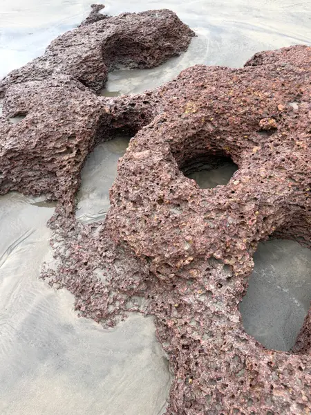 Sandy Plajı 'nda Eroded Rock Formasyonu